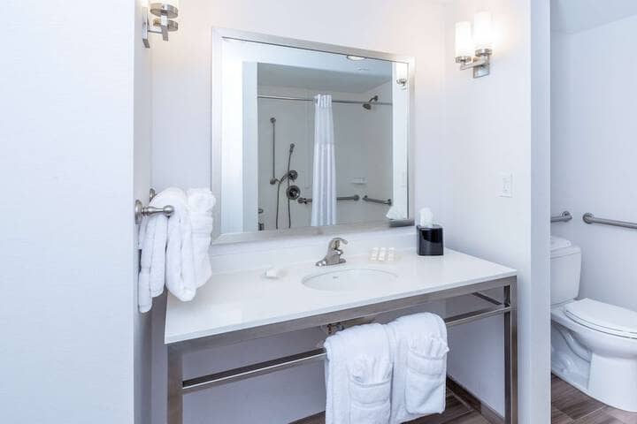 Bathroom shower