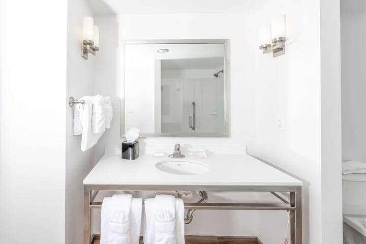 Bathroom shower