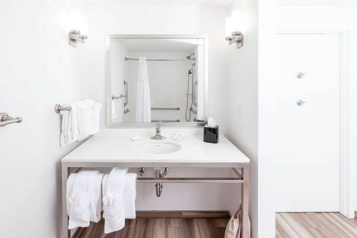 Bathroom shower